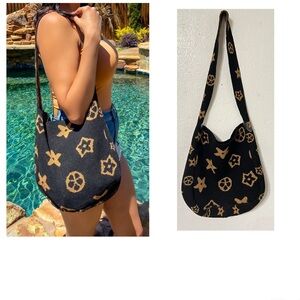 TOUR THE TOWN INSPIRED KNIT HOBO BAG - BLACK. Hippie Cool Boho 12x12